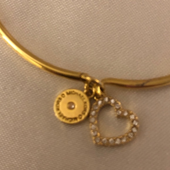 Michael Kors Gold Plated Over Brass Bangle With Logo & Heart Charms NWT - Picture 3 of 10